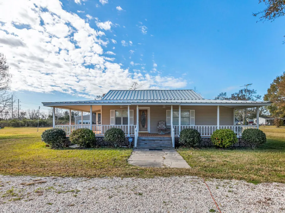 3802 Carlyss Dr