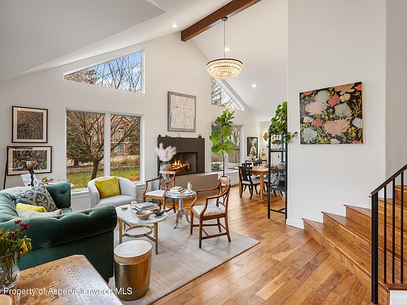 3rd image of 1018 Lauren Ln
