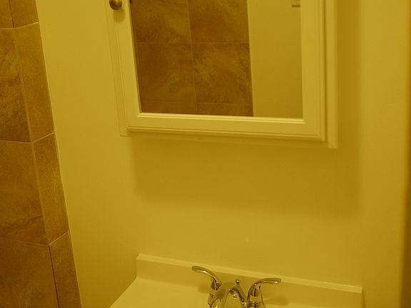 3rd image of 125 Linden St APT 3