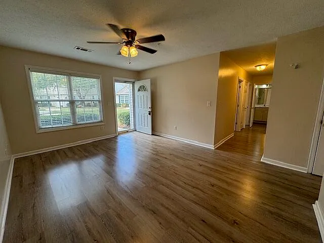 550 Date Palm Cir — Photo 3