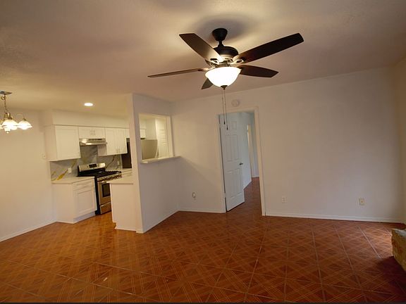 3rd image of 705B Country Aire Dr