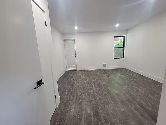 522 Putnam Ave #1C — Photo 12