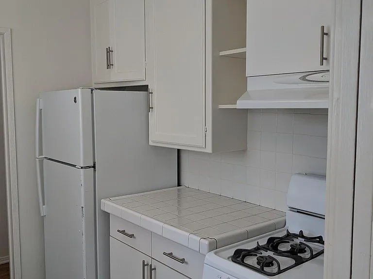 828 3rd St #F — Photo 7