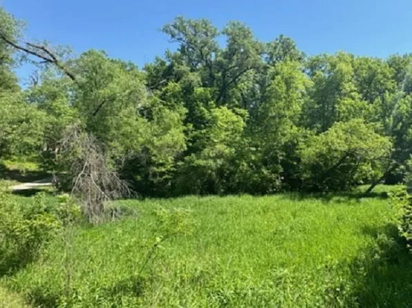 3507 Oakridge Rd, Omaha, NE 68112
