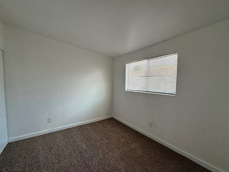 18062 Eucalyptus Rd — Photo 10