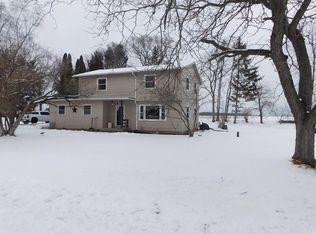 W1424 Garton Rd, Sheboygan, WI 53083