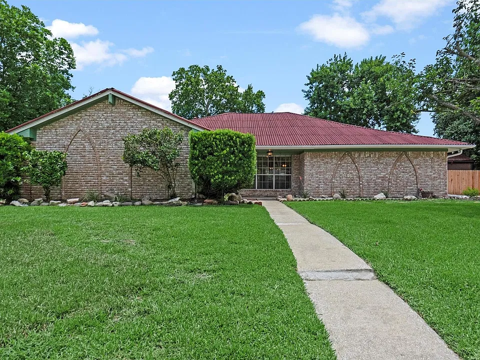 4906 Green Willow Ln