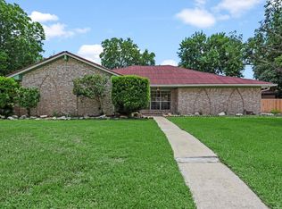 4906 Green Willow Ln, Dickinson, TX 77539