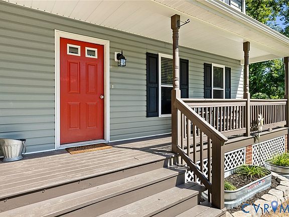4th image of 3466 Woods Way