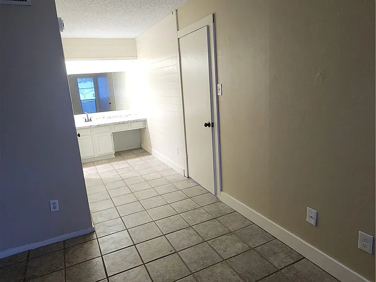 1901 Holleman Dr W #201 — Photo 16