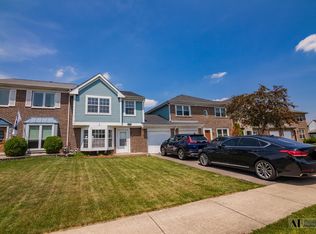 1279 Robin Dr, Carol Stream, IL 60188