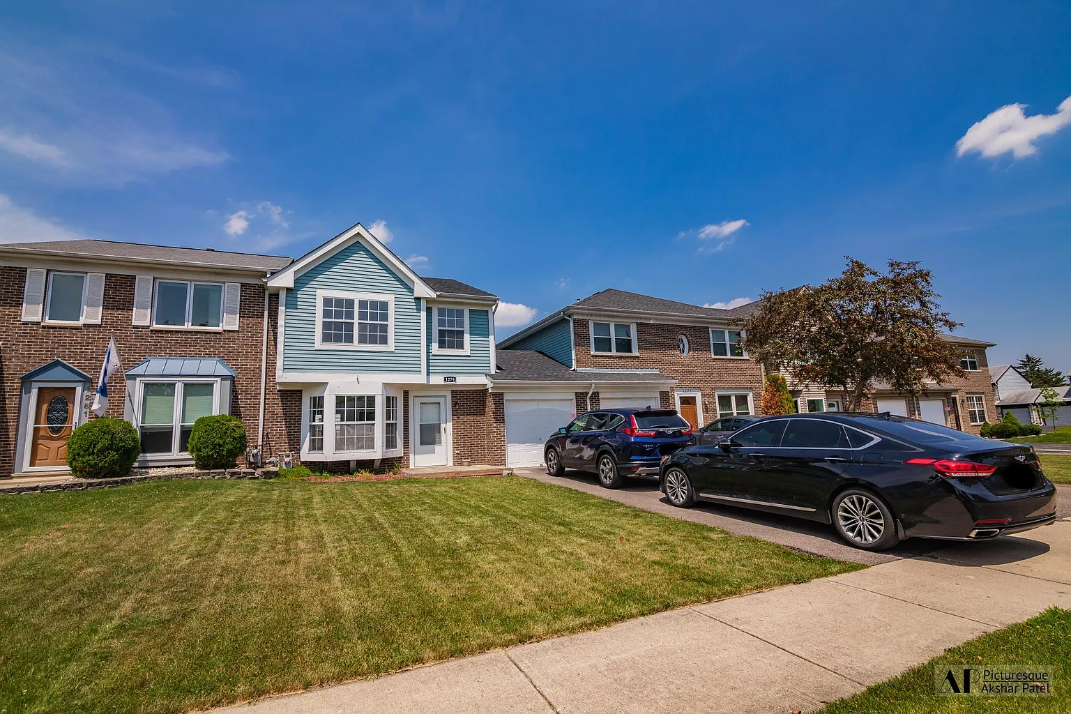 1279 Robin Dr photo 1
