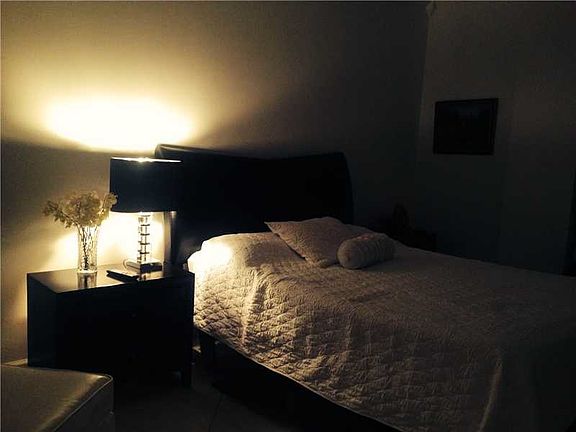 5th image of 5005 Collins Ave Ph 06