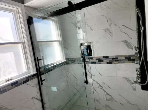 (undisclosed Address), Bay Shore, NY 11706