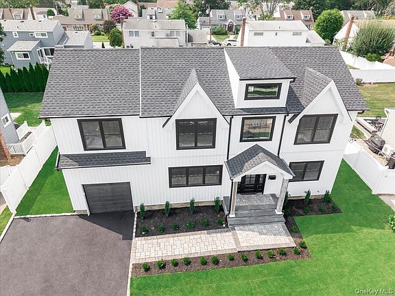 2nd image of 60 Westwood Road S