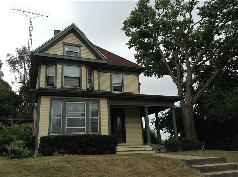 1st image of 3612 E 5th St