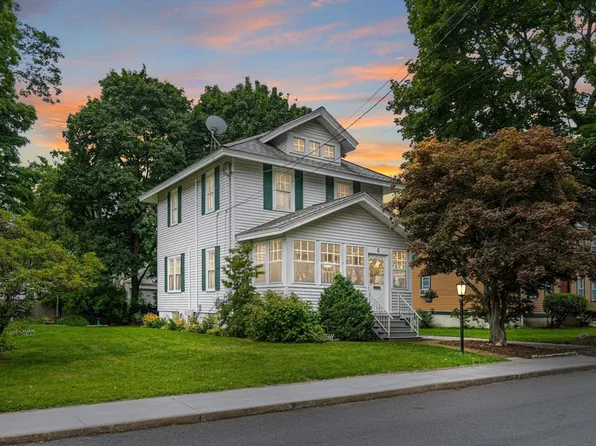 6 Chester St, Amesbury, MA 01913