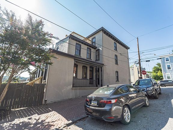 4th image of 277 Hermitage St