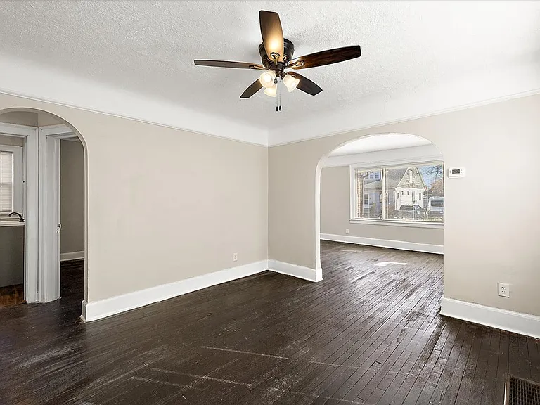 5741 Lakewood St — Photo 11