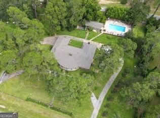 201 W Meadowlake Pkwy, Swainsboro, GA 30401