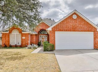 6208 Roaring Springs Dr, North Richland Hills, TX 76180