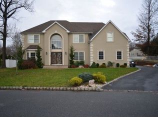 9 Stacey Ct, South Plainfield, NJ 07080