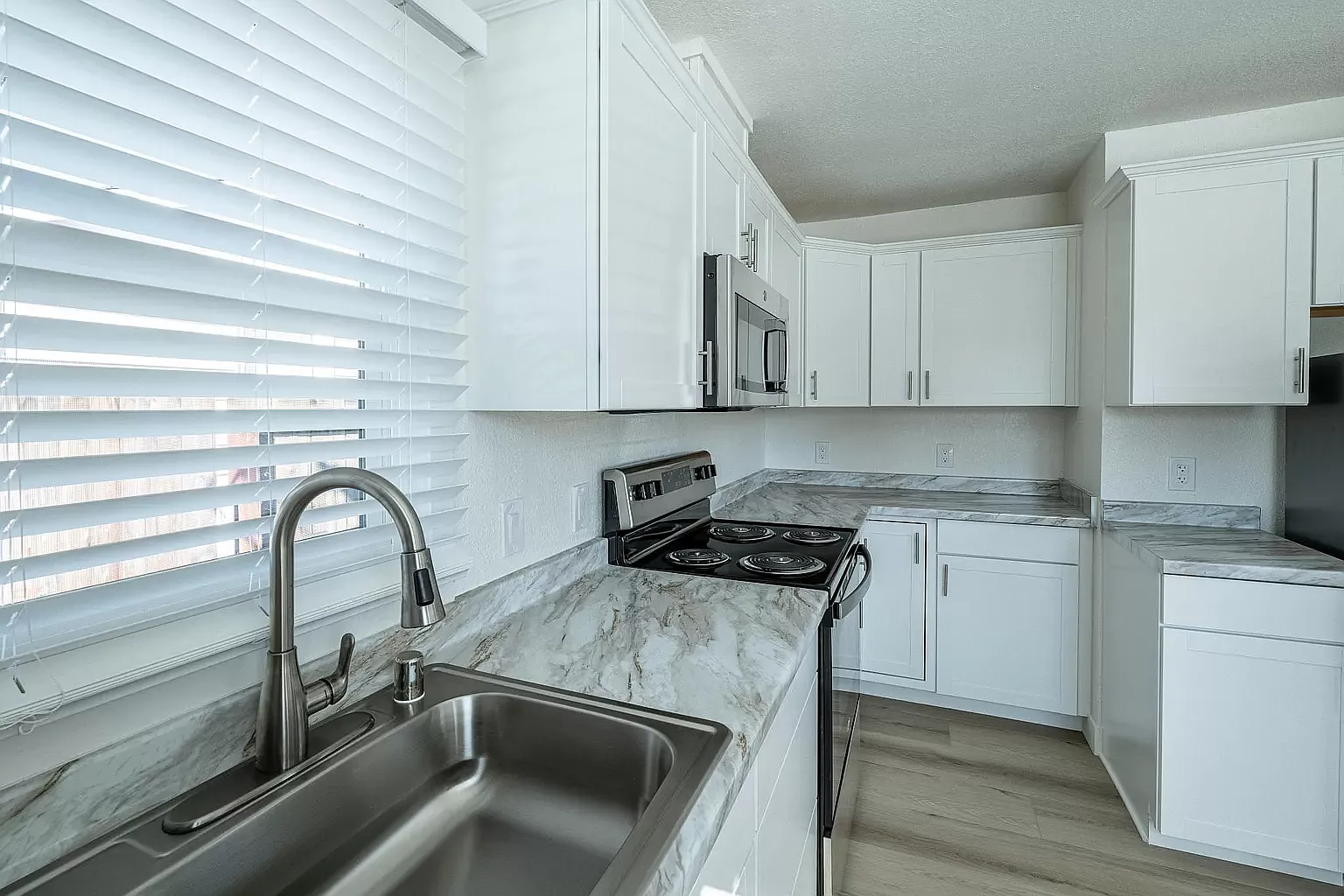 1 bed, 650 sqft, $1,950 — Photo 2