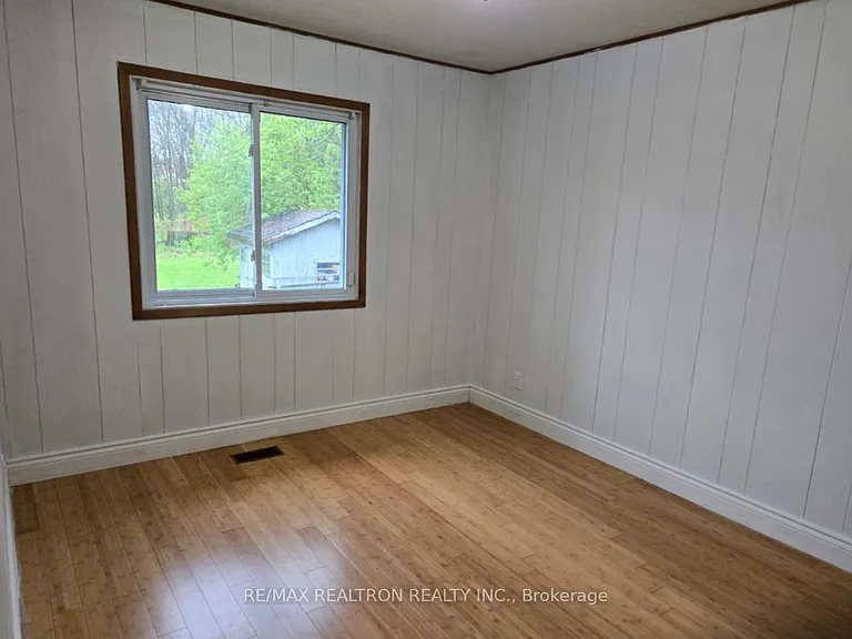 18 Irwin Ave #MAIN — Photo 11