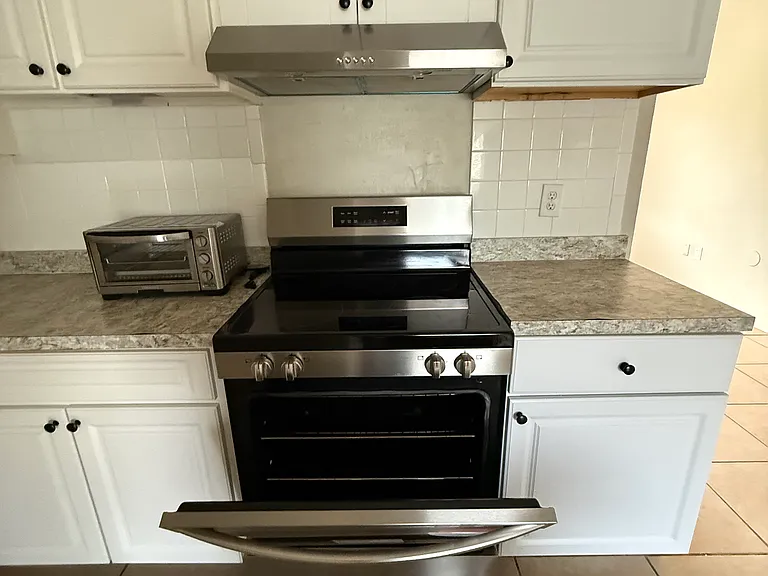 Oven is very clean