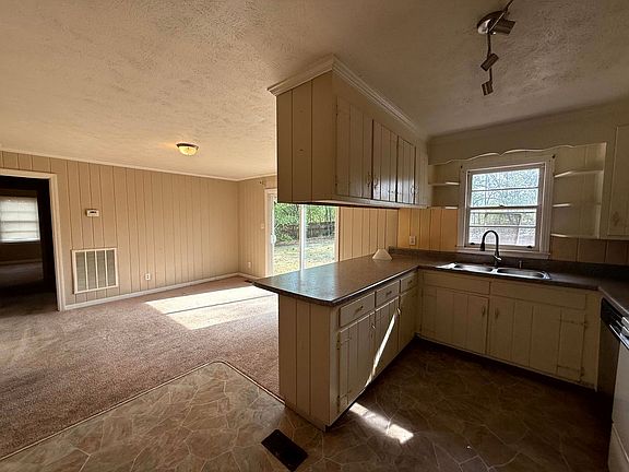 5th image of 2109 Lombardy Dr