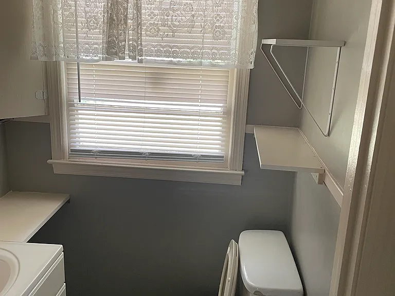 1712 Meadowview Dr — Photo 10