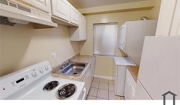 940 Division Ave NE #6