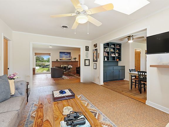 5th image of 2316 Houston Pl