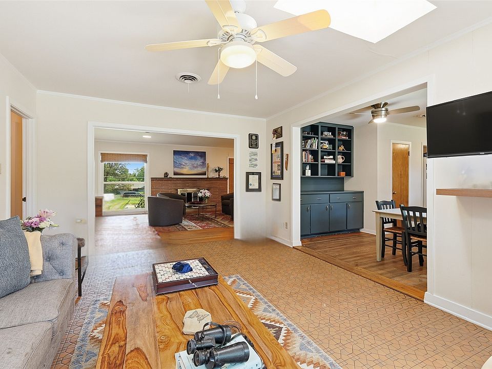 1st image of 2316 Houston Pl