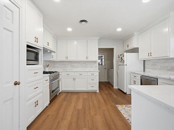 2nd image of 3416 59th St