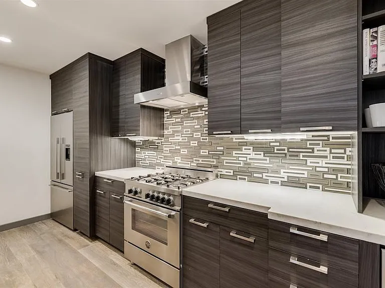 1410 Hyde Park Blvd #101 — Photo 10