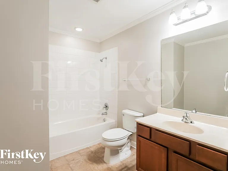 3219 W Beach Dr — Photo 12