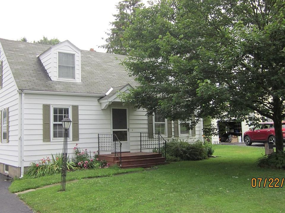 1st image of 30 Dewitt Dr