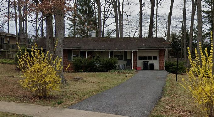 1st image of 1915 N Oak Ln