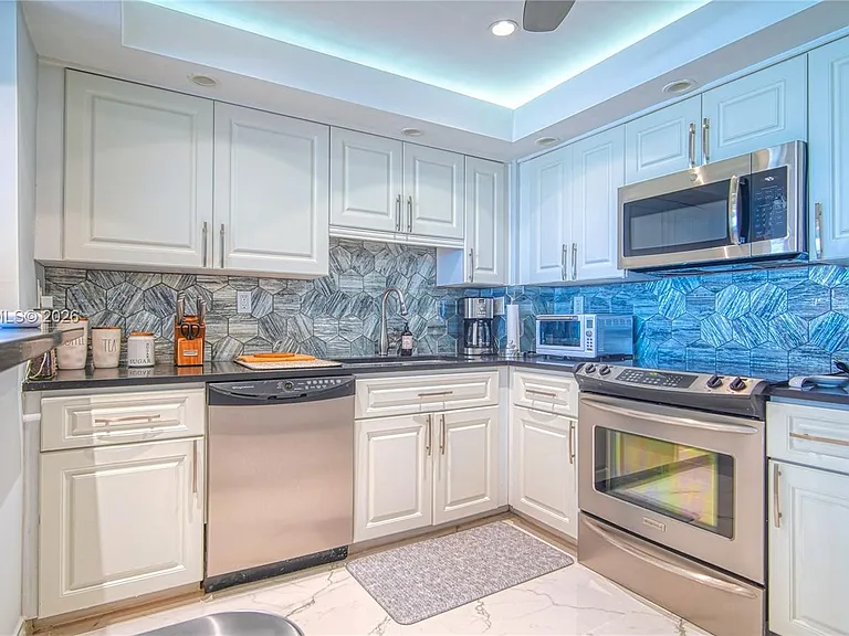 3550 Galt Ocean Dr #1808 — Photo 8