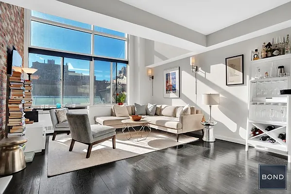 Sold by Bond New York | media 1