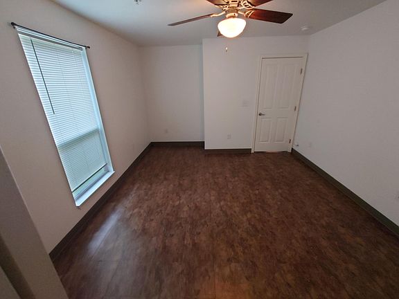 5th image of 704 W 6th St APT B