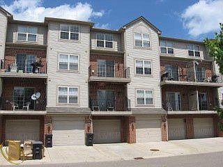 3rd image of 39615 Springwater Dr
