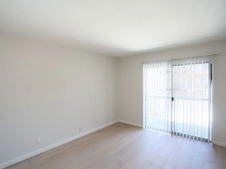 401 Vernon St — Photo 9