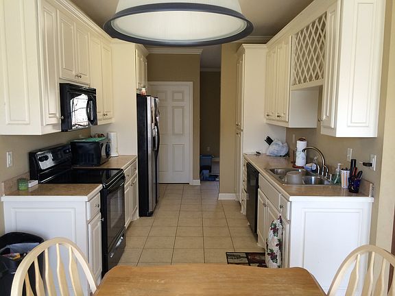 5th image of 1813 White Oak Cir