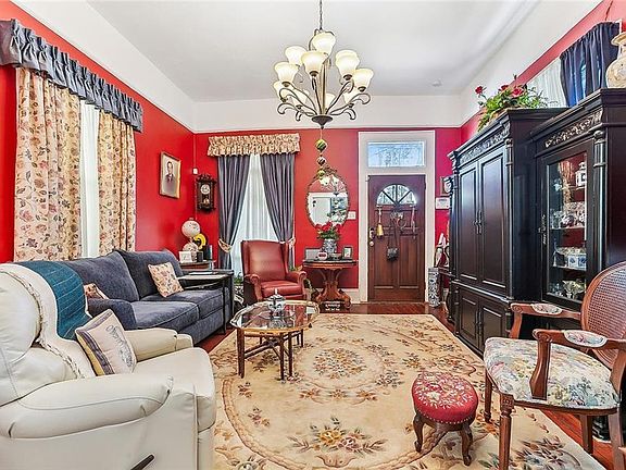 2nd image of 4806 Prytania St Unit A