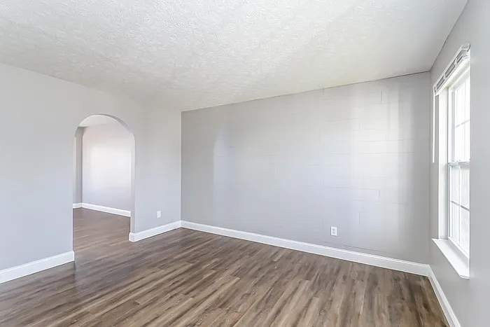 410 Princeton Dr — Photo 8