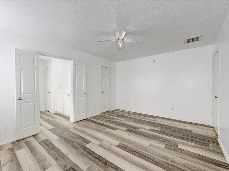 7930 Northfork Hollow Ln — Photo 27