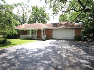 21W051 Woodview Dr, Itasca, IL 60143