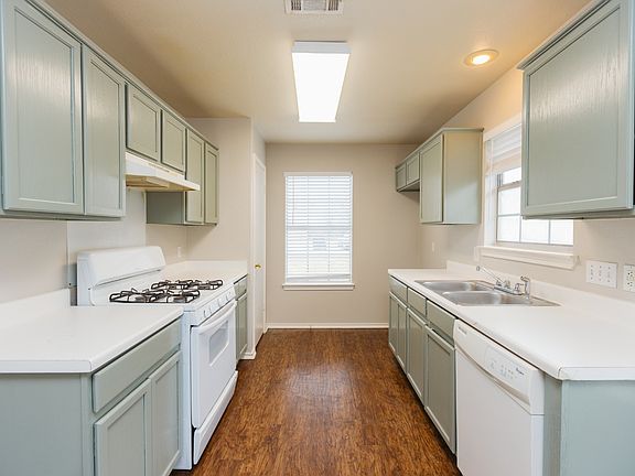 4th image of 1024 Christopher Ave